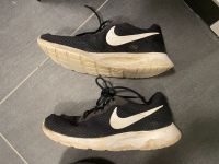 viel getragene Nike Schuhe in schwarz 44.5 Nordrhein-Westfalen - Hürth Vorschau