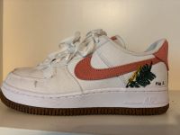 Nike Air Force 1 weiß/rosa mit floralem Muster Bayern - Karlstein Vorschau