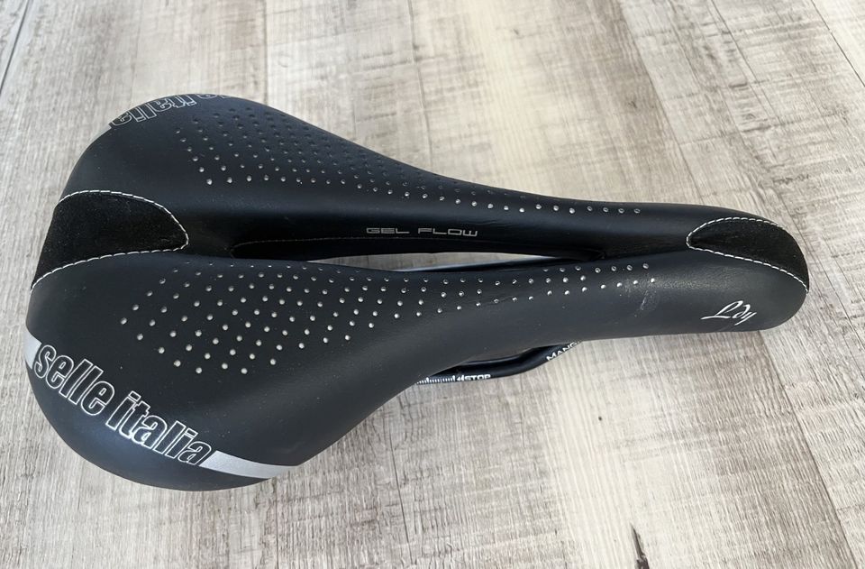 ❤️❤️❤️ Selle Italia Lady Gel Flow Fahrradsattel S2 Damen in Möhrendorf