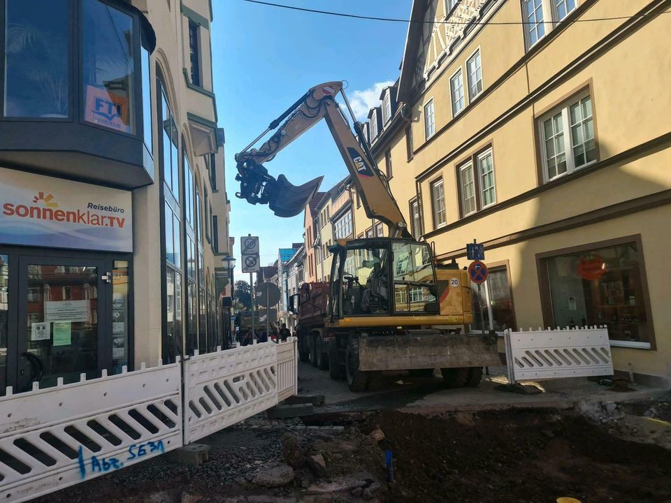 Abriss Tiefbau Pflasterarbeiten Aushub Baugrube Entsorgung Bagger in Weiden b Weimar Thür