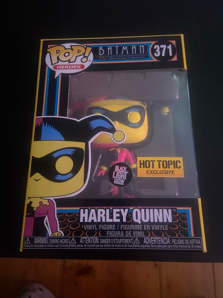 Funko Pop Harley Quinn blacklight hot topic mint rar in Leipzig