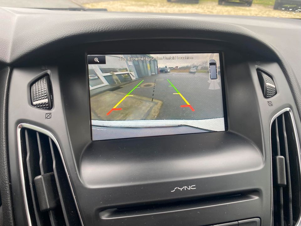 Ford Focus Titanium-Automatik-Navigation-Rückfahrkamera in Garbsen