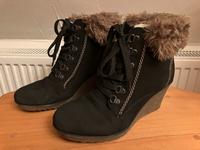 Stiefeletten von Rieker gefüttert Fellrand Keilabsatz Gr. 38 Niedersachsen - Rodenberg Vorschau