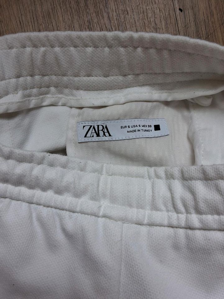 Weiße Shorts Zara in Berlin