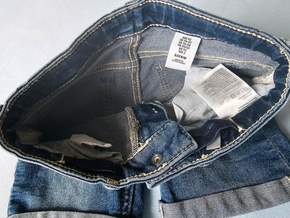 H&M kurze Jeanshose denim in Iffezheim