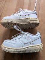 Nike Schuhe Sneakers Gr. 23,5, super Zustand weiß Hessen - Waldbrunn Vorschau