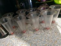 TUPPERWARE  EISBECHER  6 x ROT  MIT DECKEL gebraucht Hude (Oldenburg) - Nordenholz Vorschau