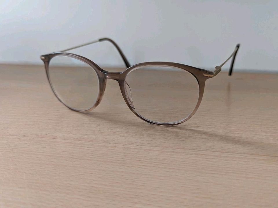 Brille mit Sehstärke und Blaulichtfilter beige Maroon rund in Gießen