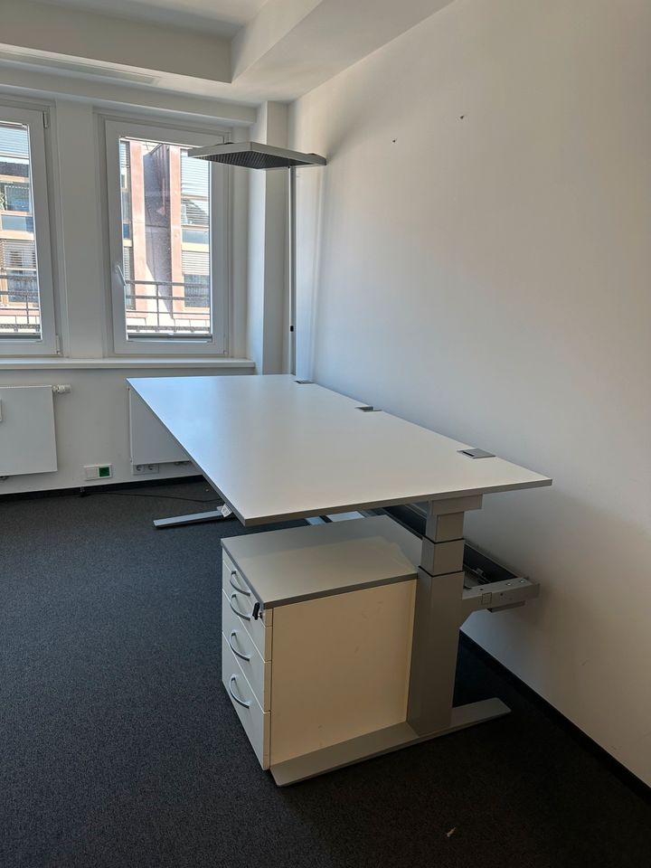 150 x Standcontainer +Aufsatz / Büromöbel/Bürostuhl/ Aktenschrank in Hamburg