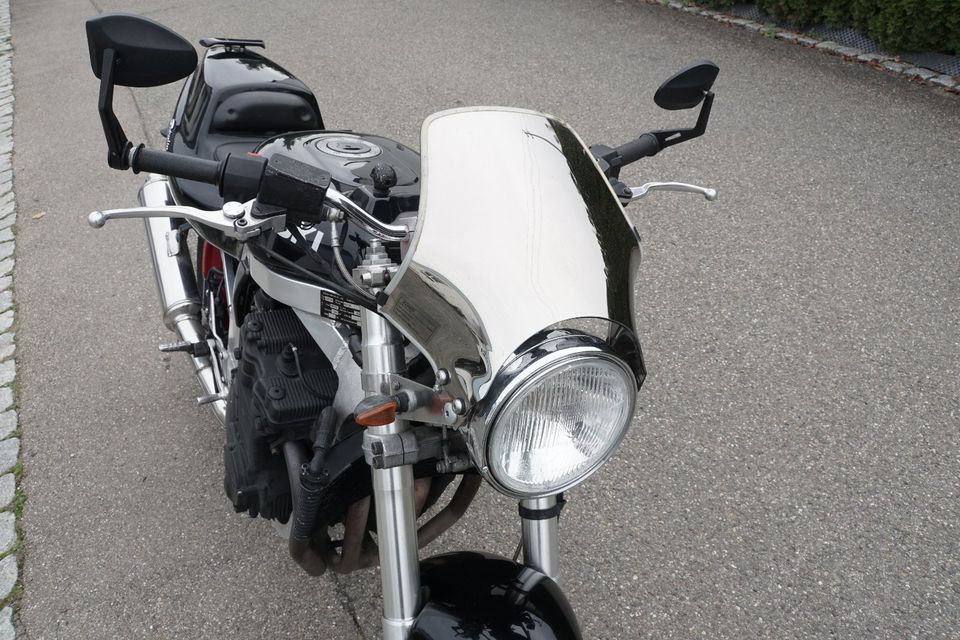 Suzuki GSXR 1100 Gv73c Fußraste Kühler Zündspulen Lima usw. in Geislingen