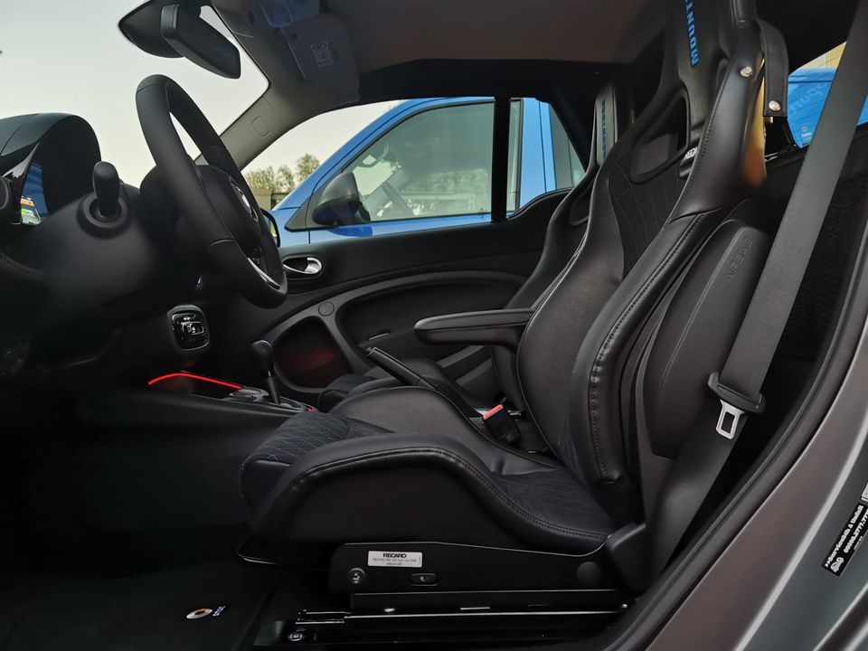 Recaro Sportster CS Airbag Kunstleder / Dinamica Schwarz *AKTION* in Lage