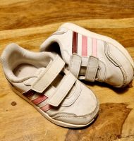 Adidas Kinderschuh Gr. EU 23/UK 7 weiß mit Streifen Leipzig - Leipzig, Zentrum Vorschau