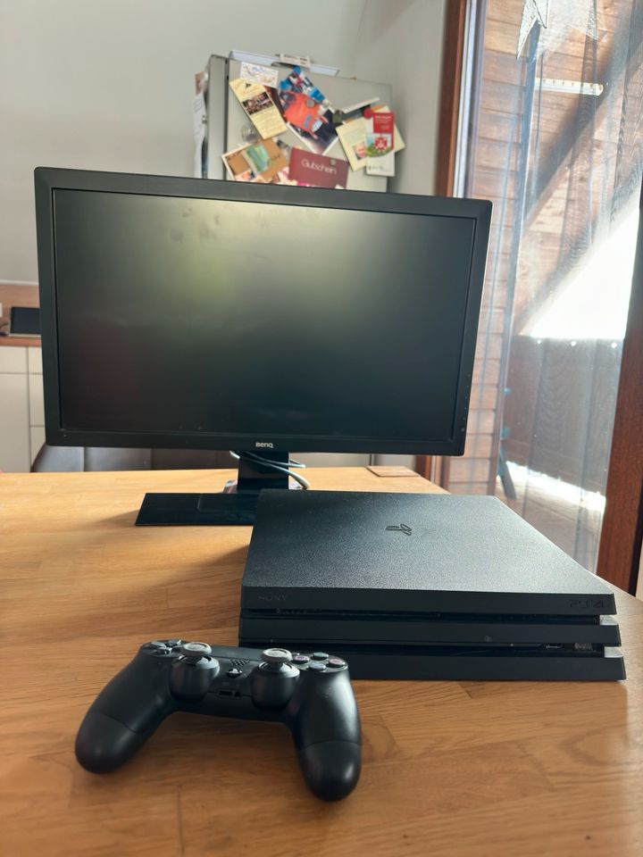 PS4 pro 1TB mit BenQ Monitor in Wipperfürth