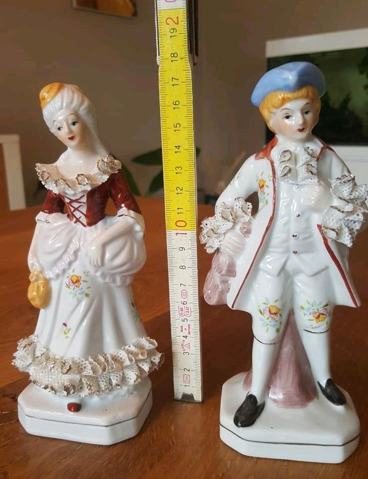 2 Porzellanfiguren in Swisttal