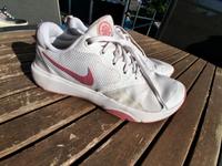 Nike Sneaker Turnschuhe Sportschuhe gr 42 weiß pink Niedersachsen - Friesoythe Vorschau