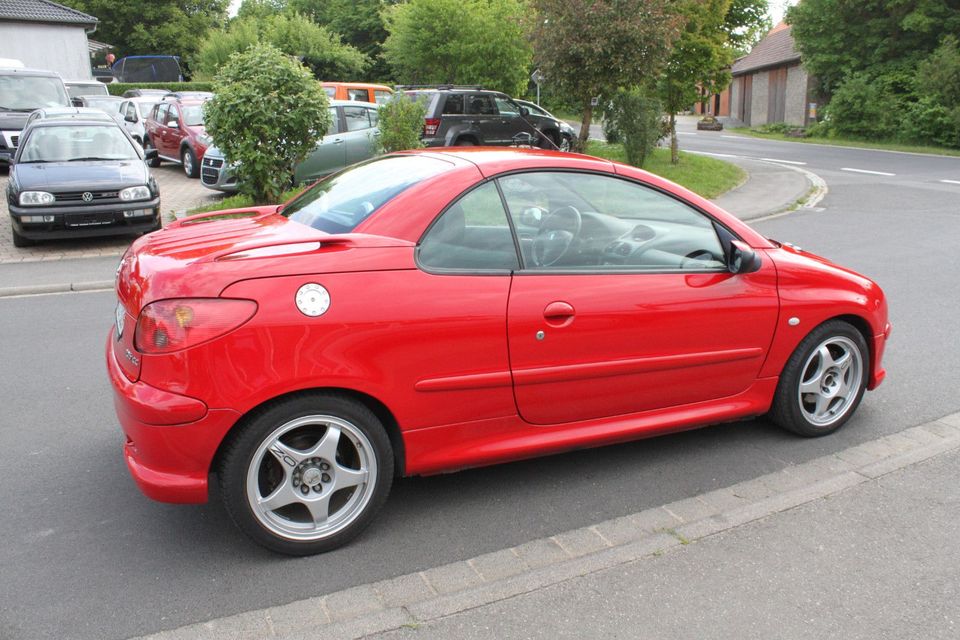 Peugeot 206 CC Platinum Leder Klimaaut Sitzhg TÜV 8/25 in Giebelstadt