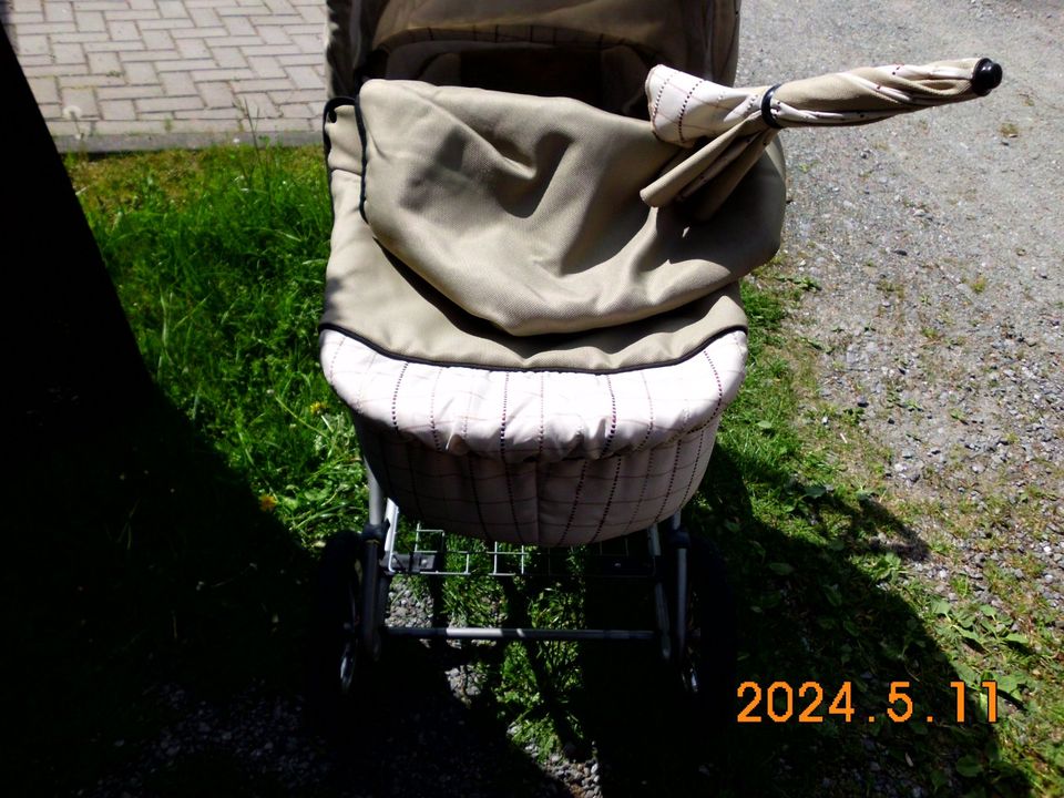 Verkaufe Kinderwagen  / Buggy  Marke Roan Komplett Set sehr gut ! in Annaberg-Buchholz