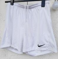 Schöne NIKE Sport Shorts Gr. 40 (-42) M in weiß Bayern - Steinhöring Vorschau