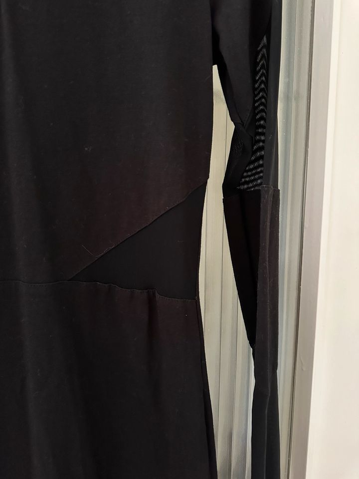 Kleid schwarz Gr. S 36 von Noisy May mit Cut out langwarm in Freiburg im Breisgau