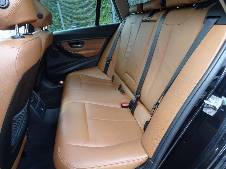 BMW 318 Touring 318d-Luxury-Ausstattung-Panoramadach in München