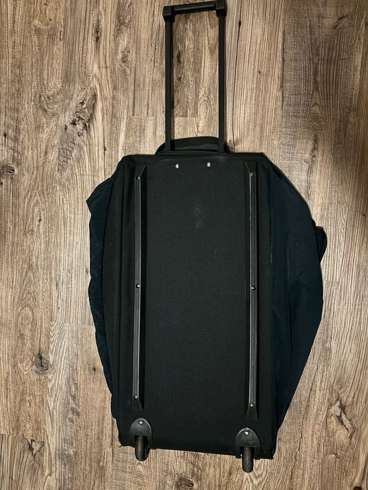 Reisetasche schwarz mit Rollen in Lübeck