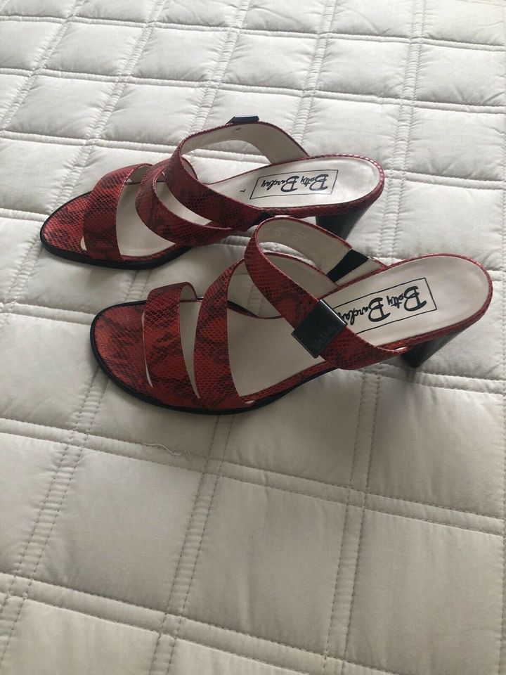 Sandalen Betty Barclay Leder Rot Gr 7 (40) inkl Versand in Hamburg