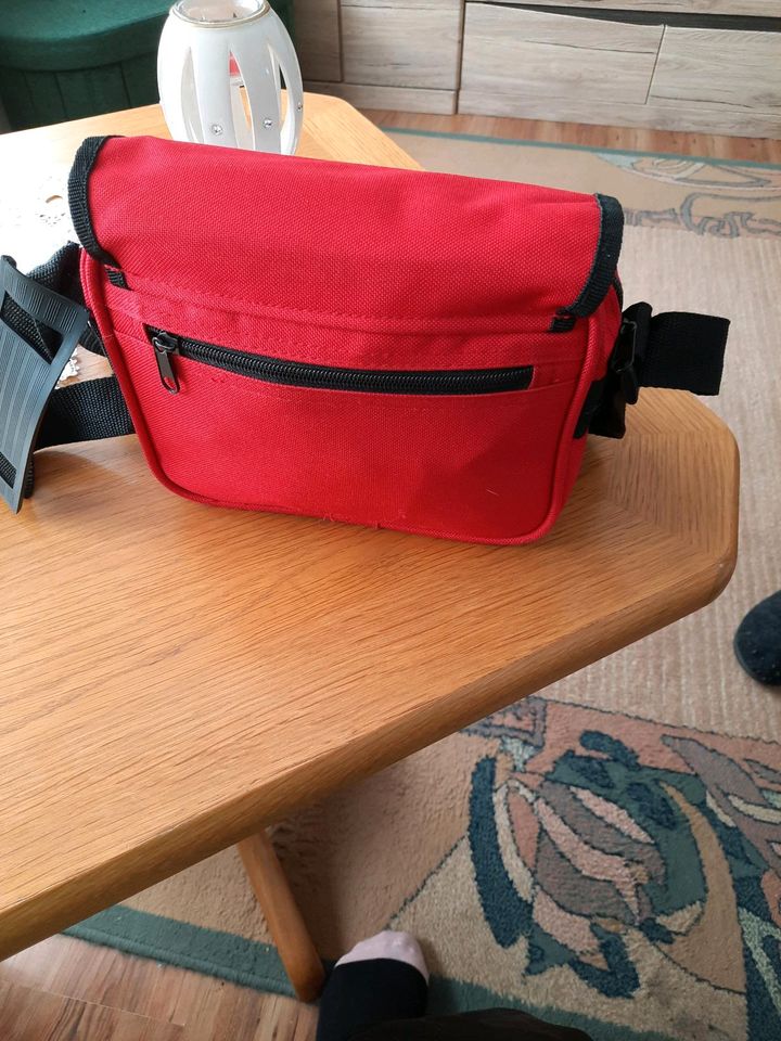 Rote Tasche in Beucha