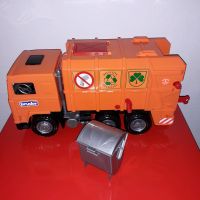 Bruder Spielzeug Müllabfuhr mit großer Mülltonne Güstrow - Landkreis - Güstrow Vorschau