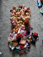 Barbie Konvolut gebraucht Kleidung Zubehör mit dabei Bielefeld - Joellenbeck Vorschau