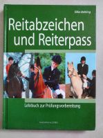 Buch Reiterabzeichen und Reiterpass Guter Zustand Thüringen - Erfurt Vorschau