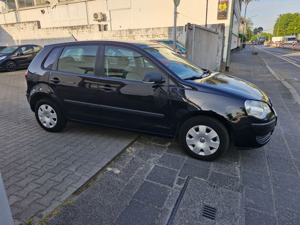 Volkswagen Polo IV Trendline,Euro 4,Klima,Efh, 3 Hand, in Offenbach