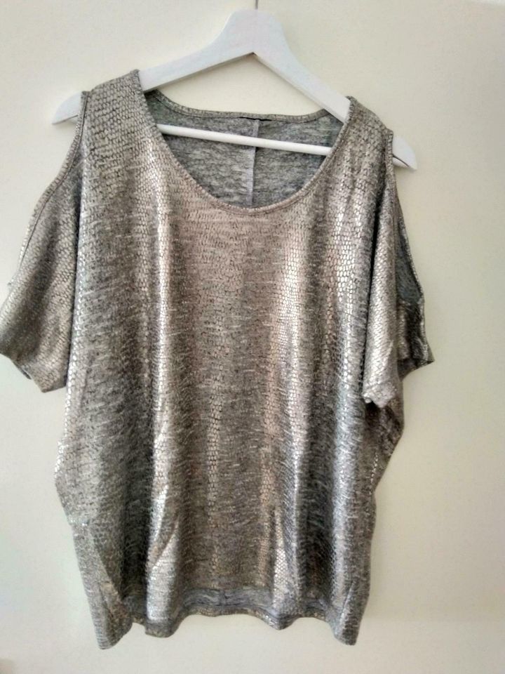 NEU Edles T-Shirt schulterfrei cutouts Größe 40/42 silber in Langelsheim