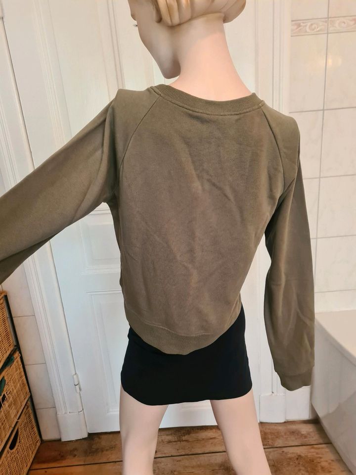 H&M Pullover Leichter Sweater Oberteil  Grün Olivgrün Gr 36/S in Hamburg