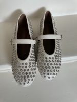 Reserved Nieten Strass Ballerinas Schuhe weiß Gr. 40 Neu Nordrhein-Westfalen - Bergisch Gladbach Vorschau