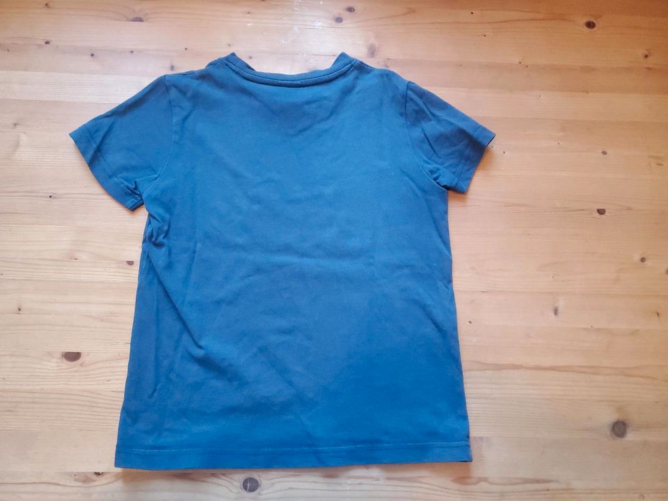 T-Shirt Tiefseefisch Gr. 122/128 5-6 Jahre in Berlin