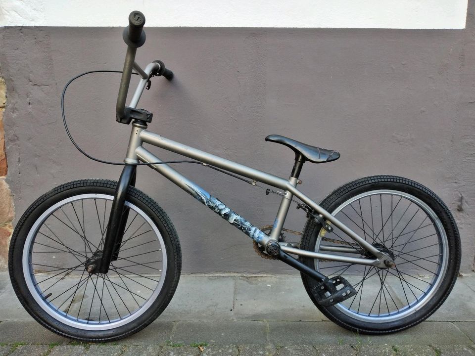 BMX-Fahrrad in Deidesheim