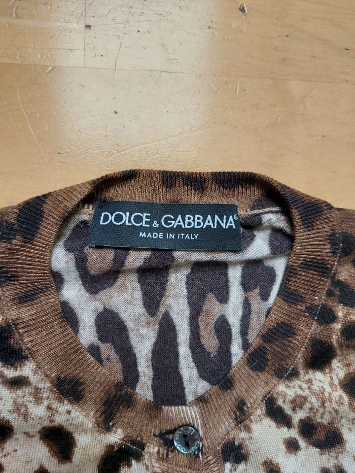 Dolce & Gabbana, Kaschmir/Seide, klassisches Leomuster ungetragen in Buseck