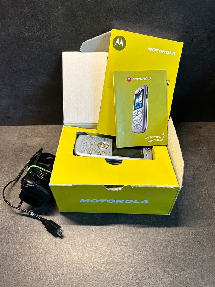 Motorola L6 | Handy | Silber | OVP in Hamburg