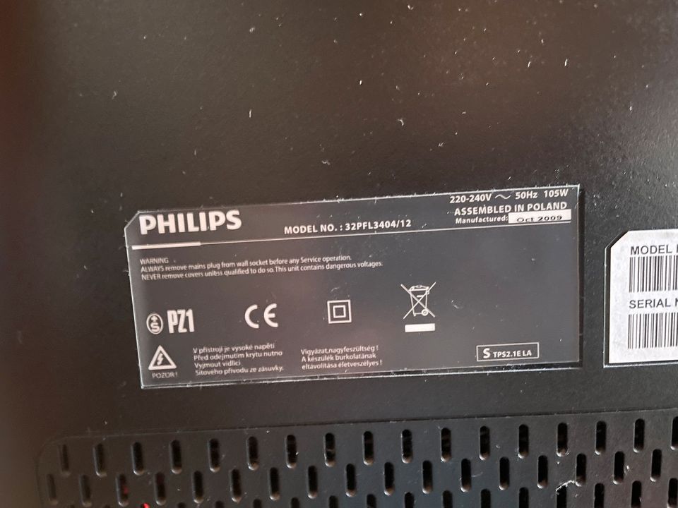 Philips LCD Fernseher 32 PFL 3404/12 schwarz 32 Zoll 81 cm in Hilgertshausen-Tandern