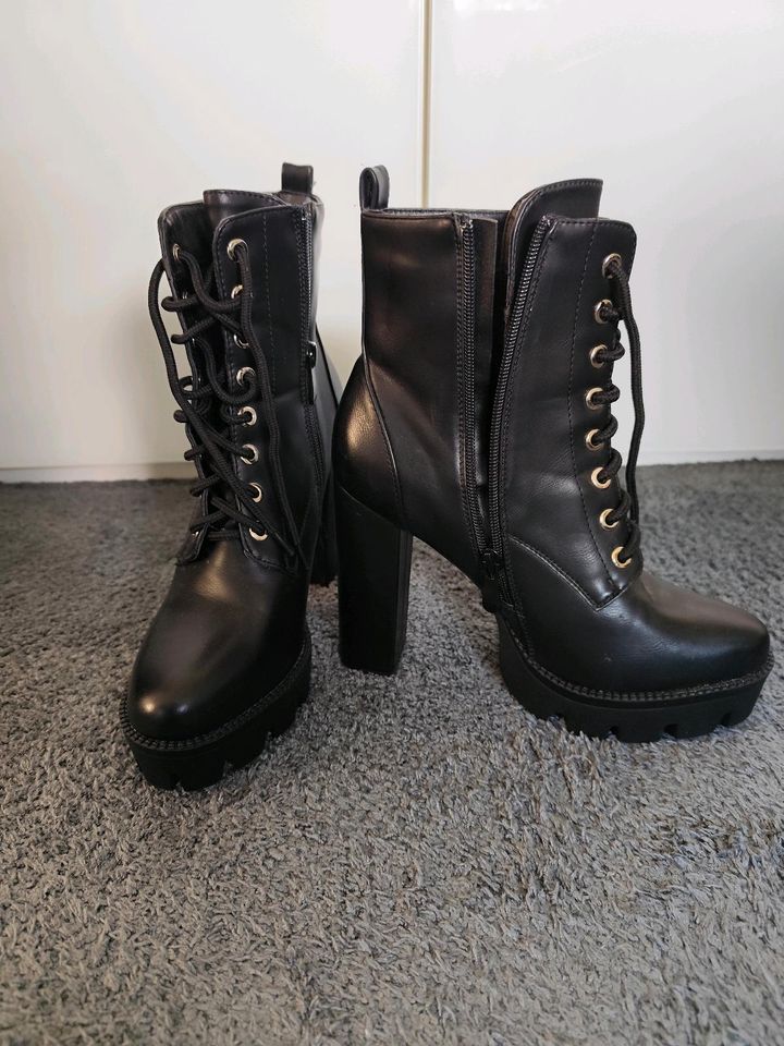 Damen Stiefelette schwarz in Neumünster