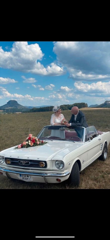 Mustang als Hochzeitsauto mieten - schickes weißes Cabrio mit V8 in Pirna