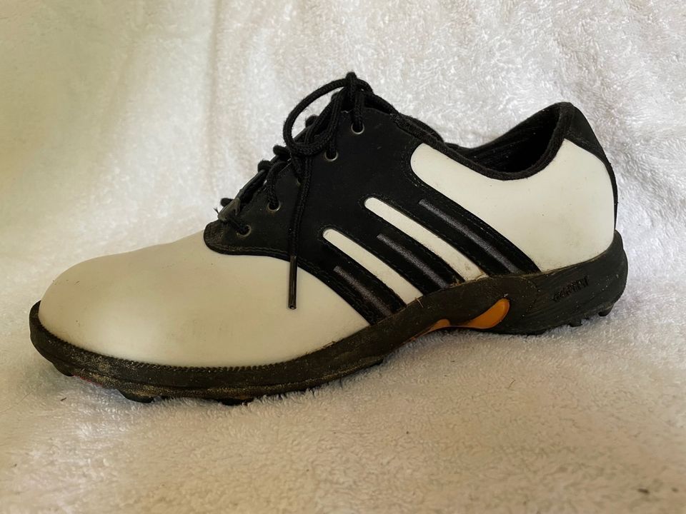 NEUWERTIG Adidas Golfschuhe 38 schwarz weiß 6 1/2 Retro Look in Hamburg