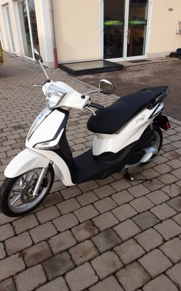 Piaggio Liberty 125 Weiß Neufahrzeug sofort verfügbar. Aktion in Petting