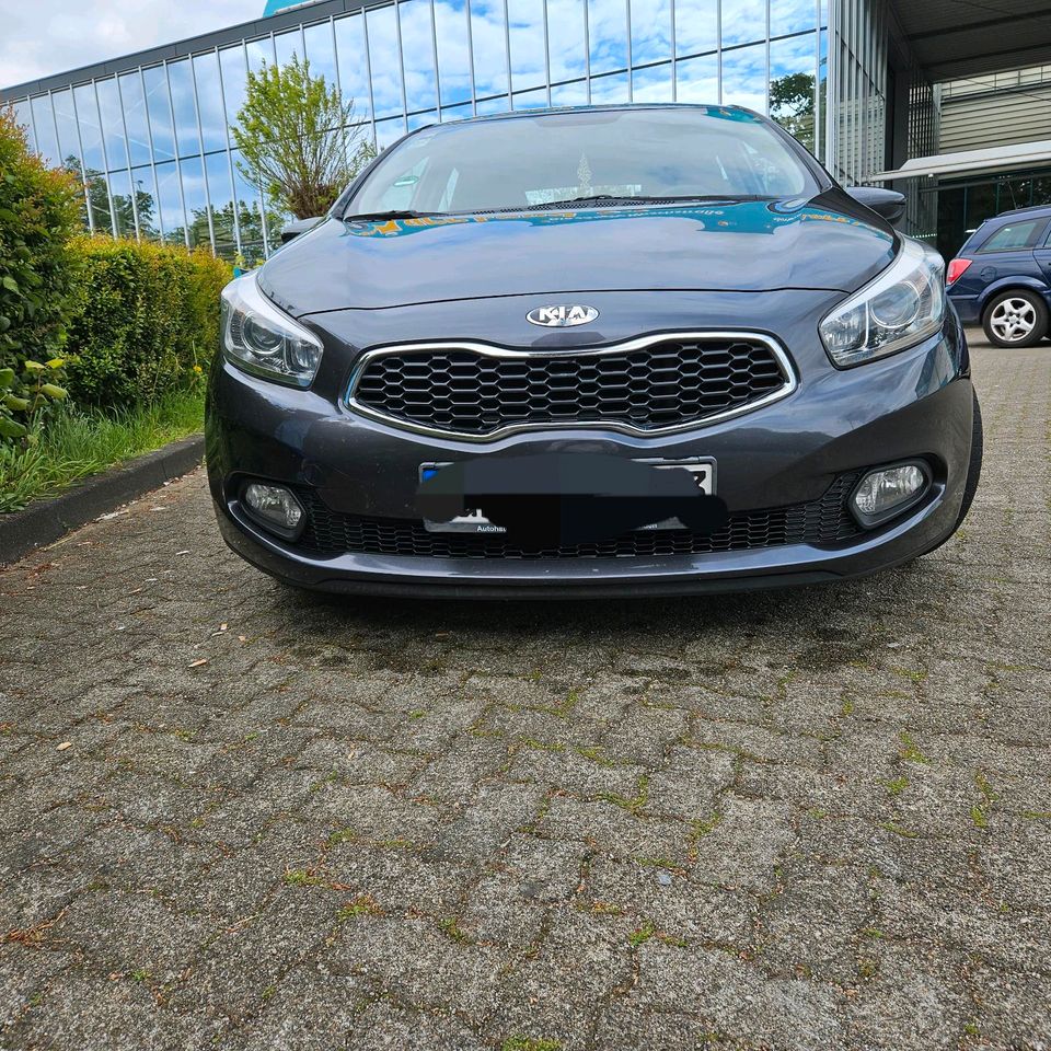 Kia ceed PRO 2013 in Bergisch Gladbach