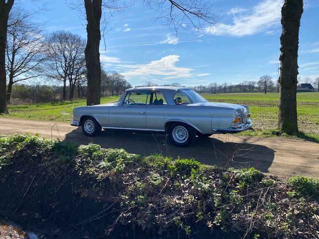 Mercedes-Benz W111 280SE 3.5 Coupe / 1970 in Emmerich am Rhein