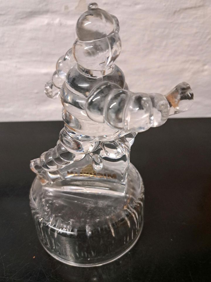 Michelin Männchen Glasfigur Dunlop Firestone in Berlin