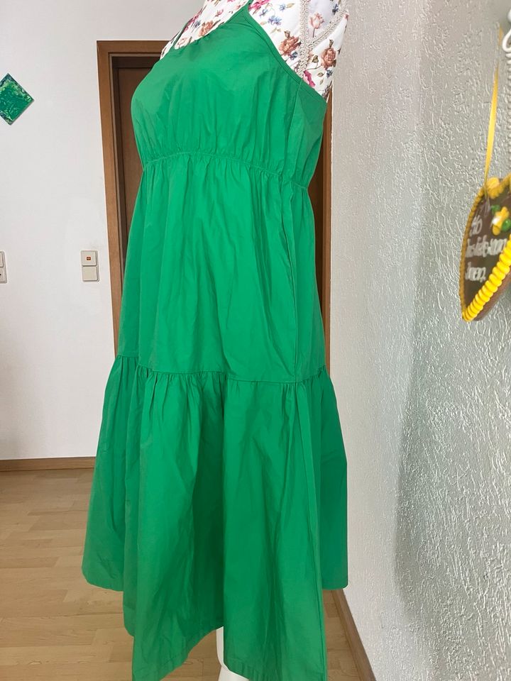 Sommerliche Popellin Kleid von Zara in Freiburg im Breisgau