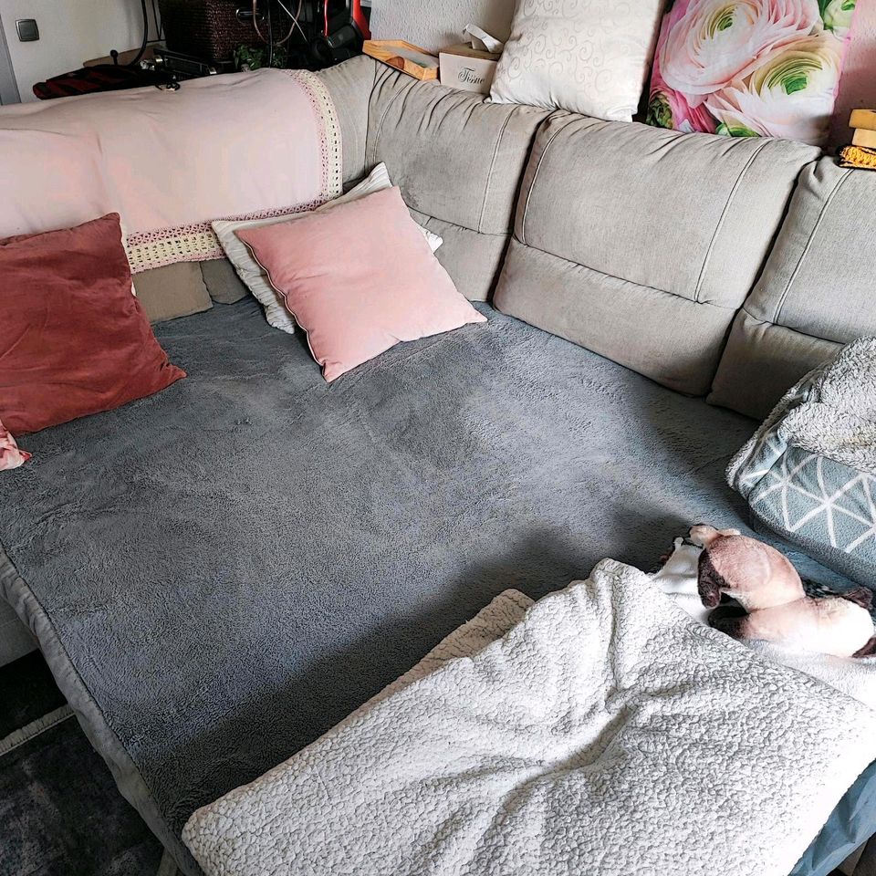 Couch Sofa Schlafcouch ab Ende Juli evtl früher in Rheinberg