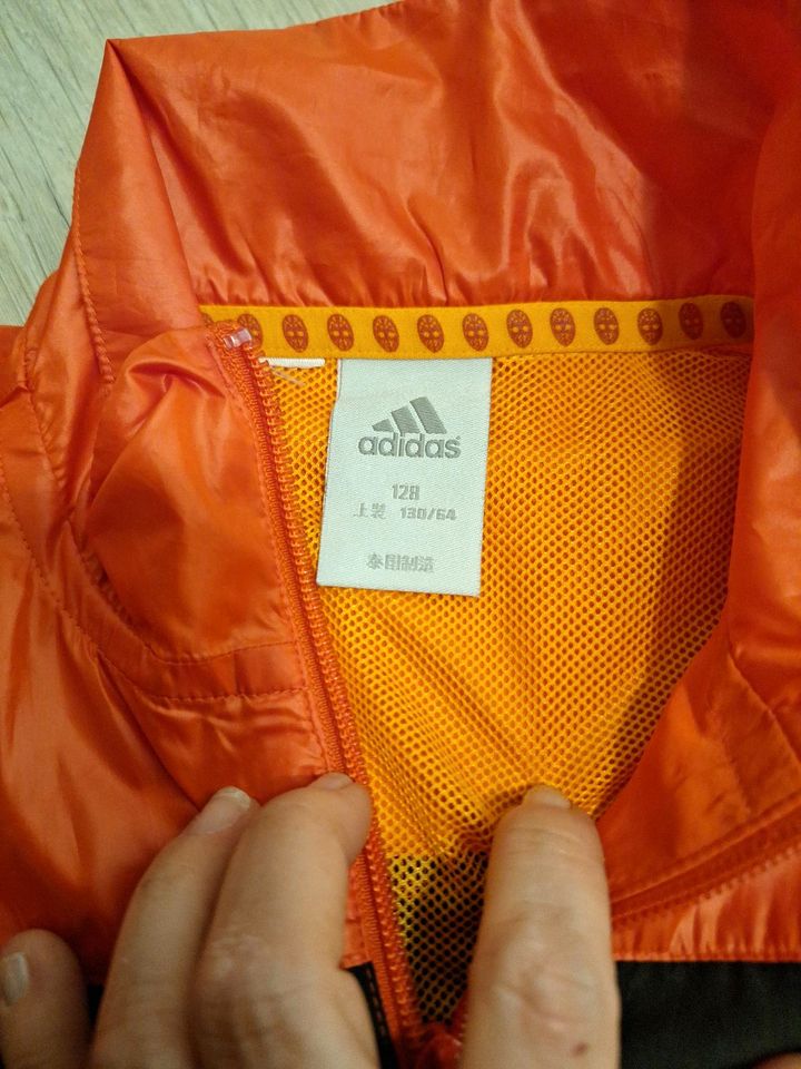 Adidas Sweat Shirt Jacke Gr.128 in Gomaringen