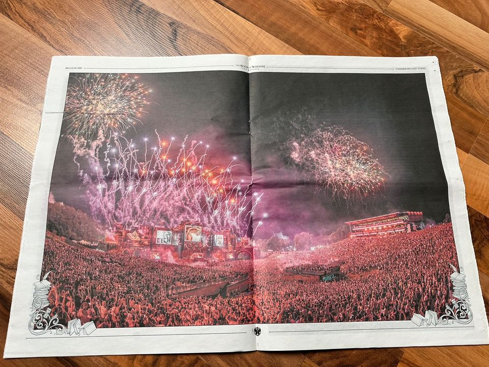 Tomorrowland Zeitung Weekend Edition 2017/2019 in Sankt Johann